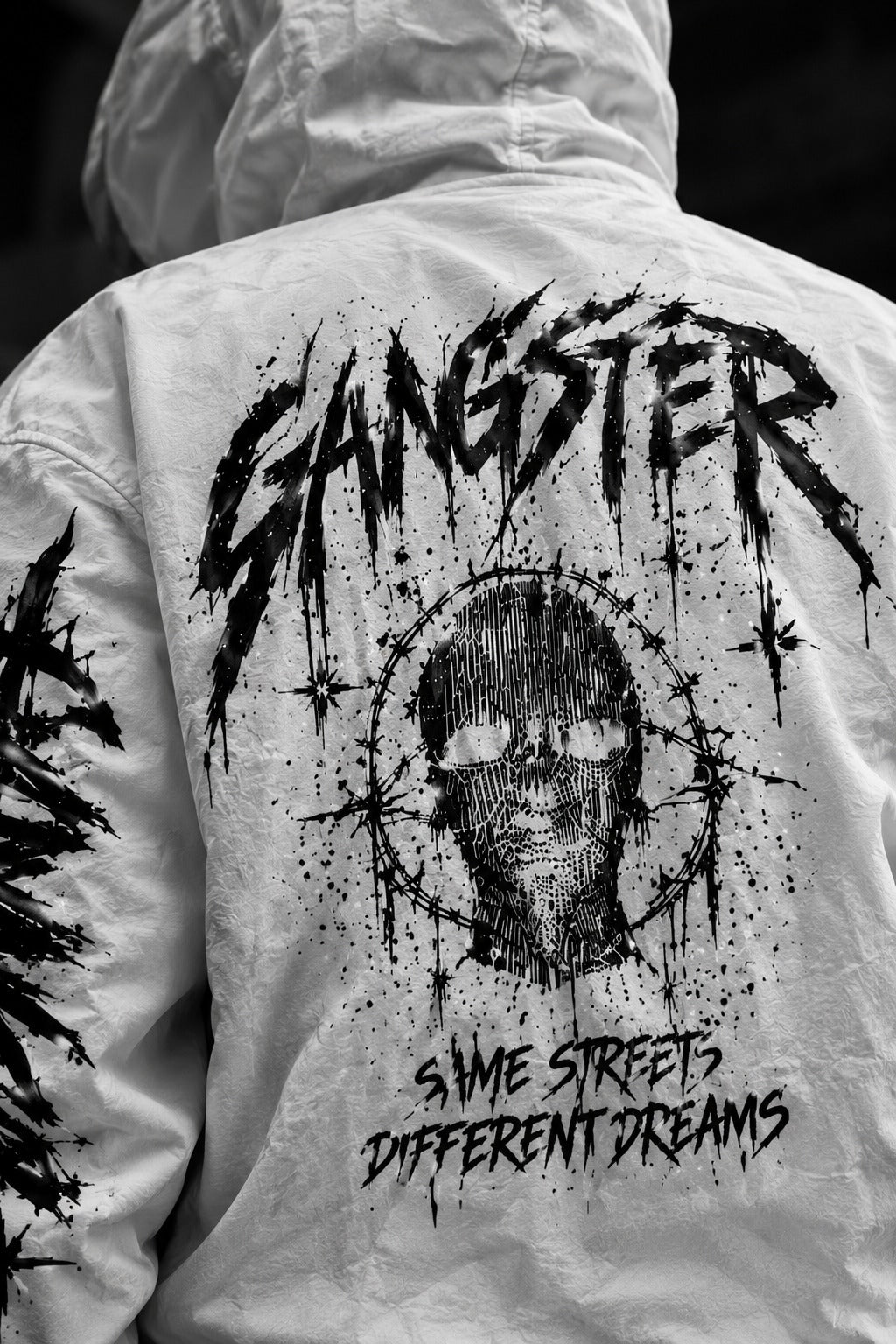 Beyaz GANGSTER hoodie sırt baskısı yakın çekim